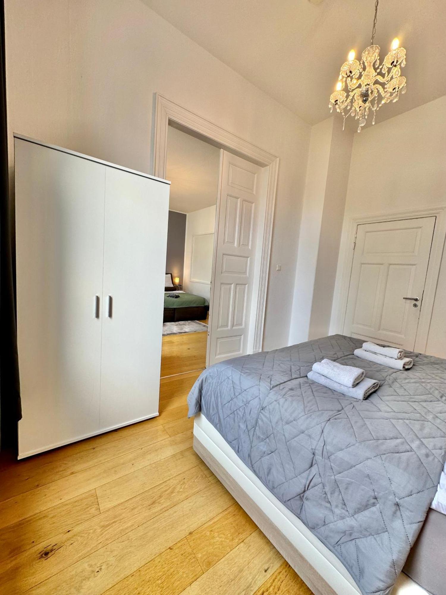 Apartment Geraeumiges City-apartment Mit 2 Badezimmer Und Parkplaetzen D46-og