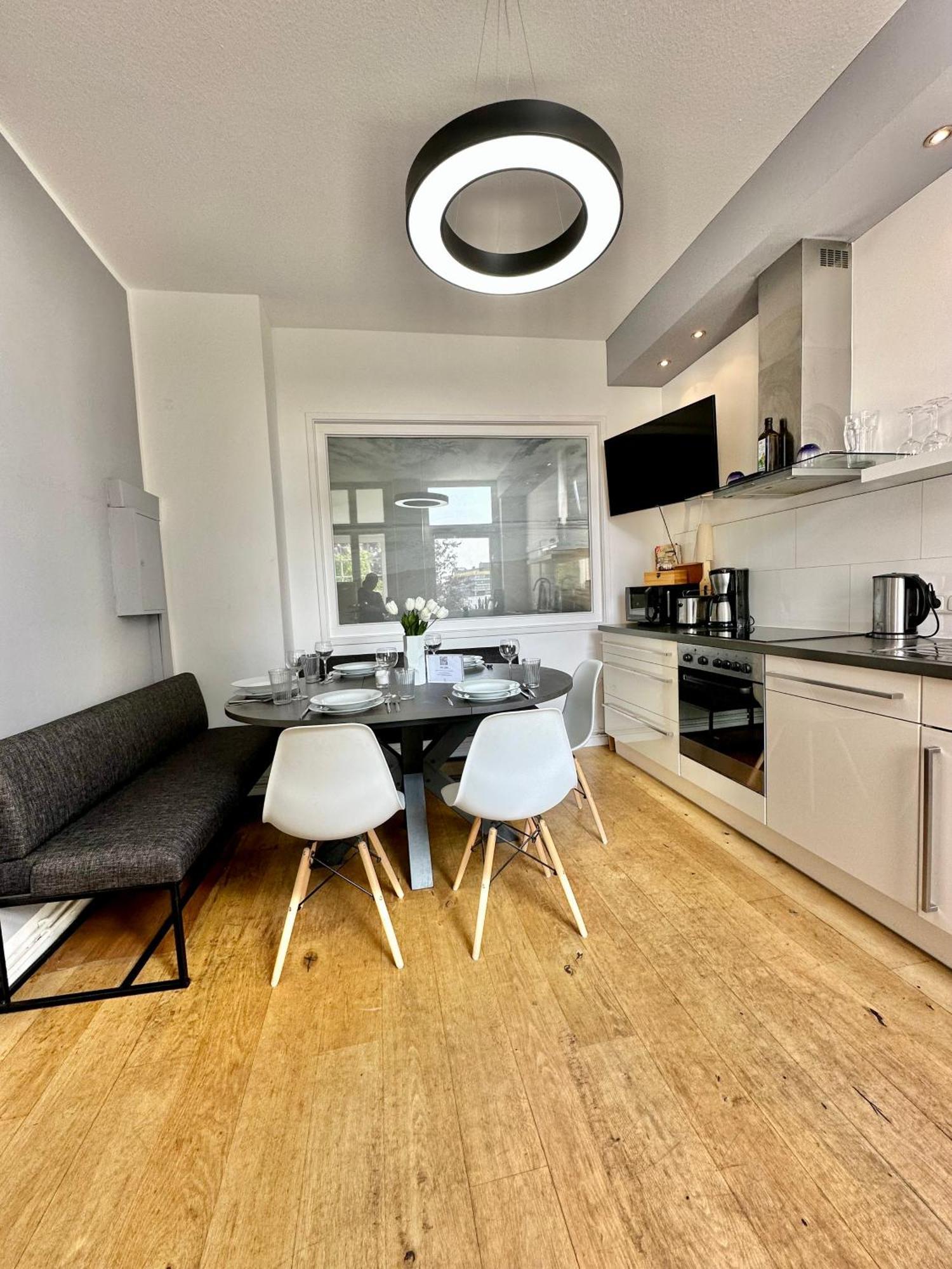 Geraeumiges City-apartment Mit 2 Badezimmer Und Parkplaetzen D46-og Apartment *