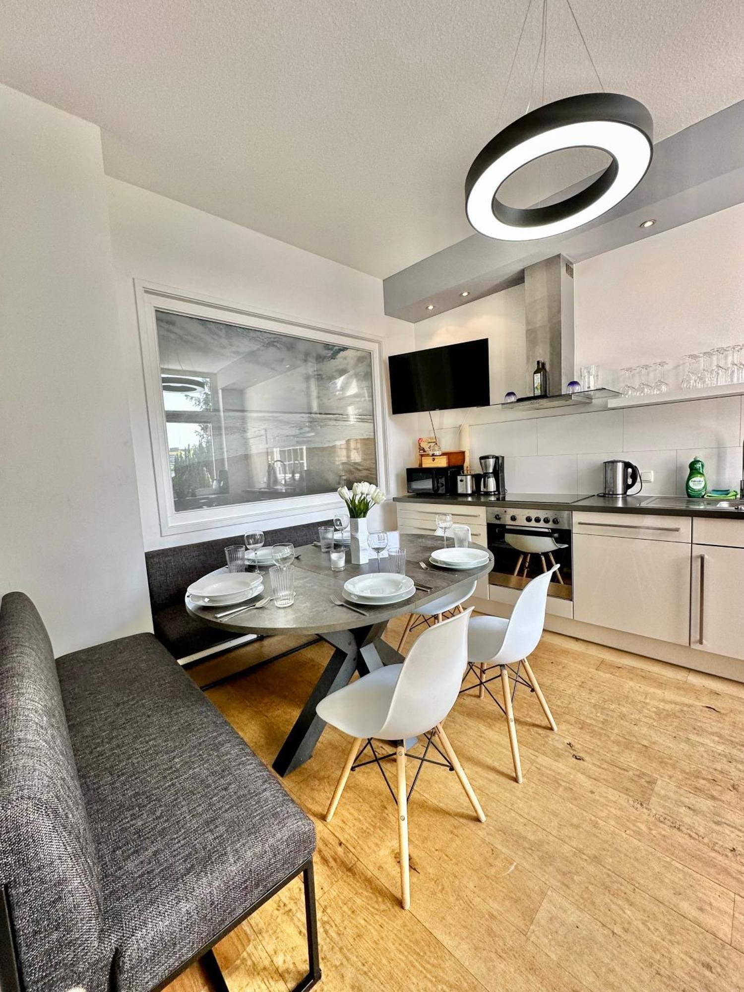 Geraeumiges City-apartment Mit 2 Badezimmer Und Parkplaetzen D46-og Apartment