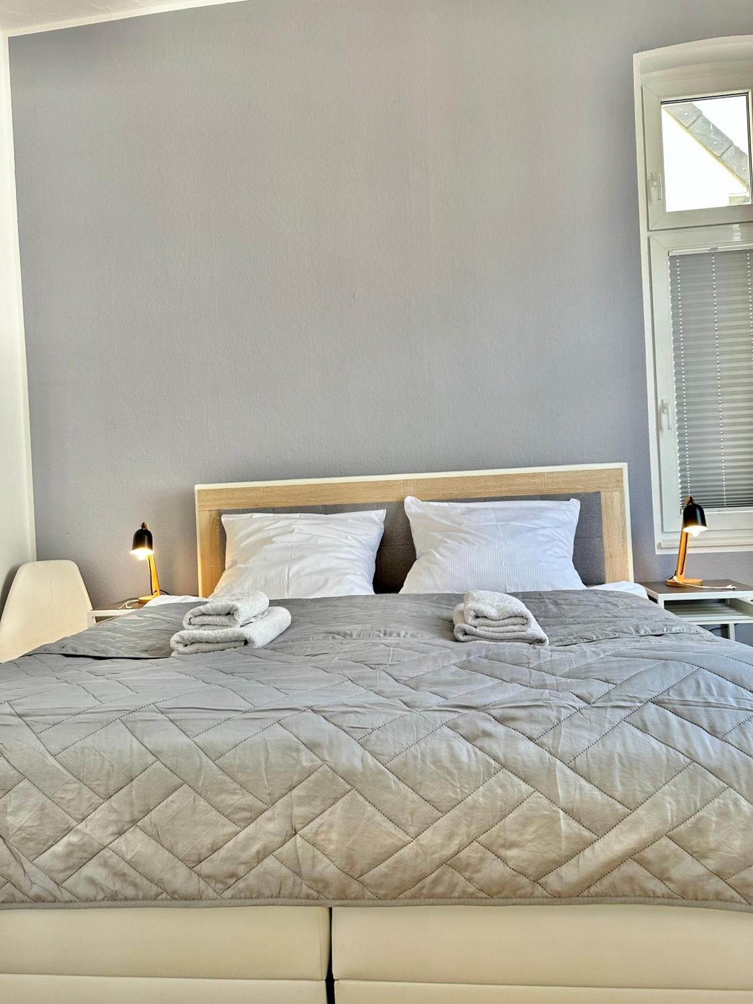 Geraeumiges City-apartment Mit 2 Badezimmer Und Parkplaetzen D46-og Oldenburg