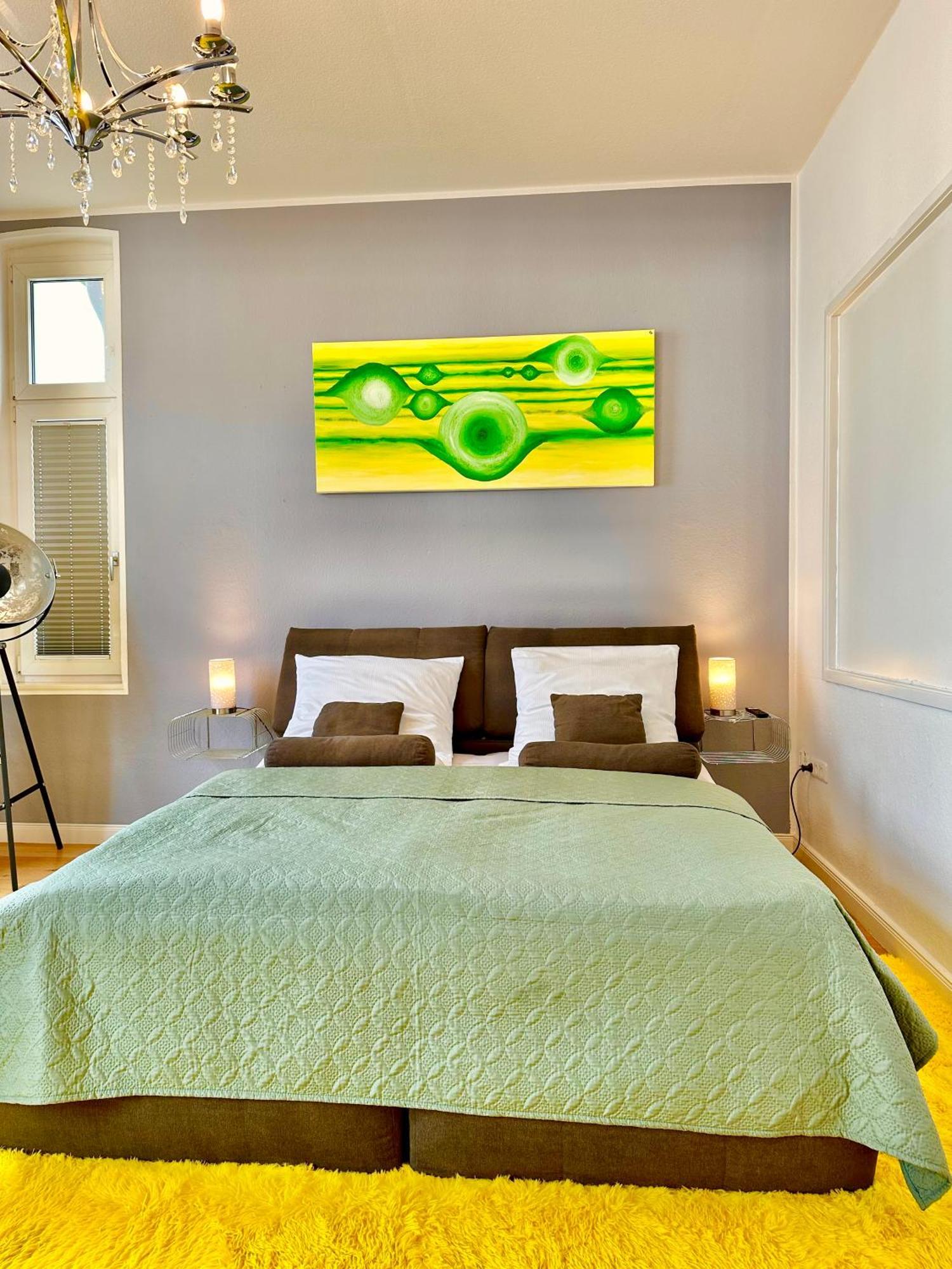 Apartment Geraeumiges City-apartment Mit 2 Badezimmer Und Parkplaetzen D46-og
